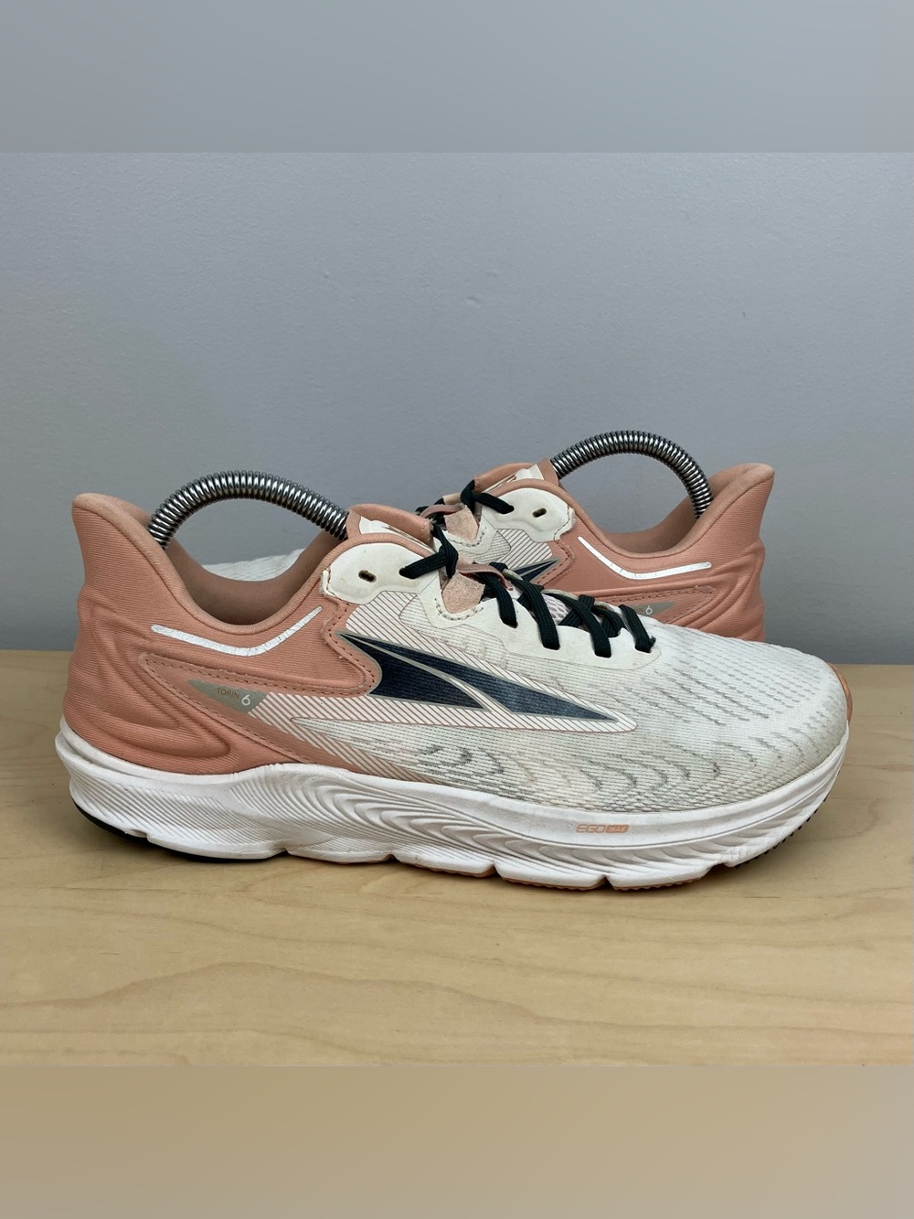 Altra Women’s Size 9.0 Torin 6 White & Pink Athletic Running Shoes - Picture 2 of 12